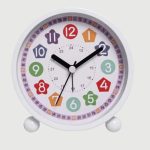 reveil-educatif-silencieux-a-quartz-avec-retroeclairage